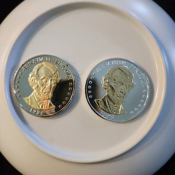 Us Mint Other - Abraham Lincoln Commemorative Coins Vintage 1984 Set Of 2